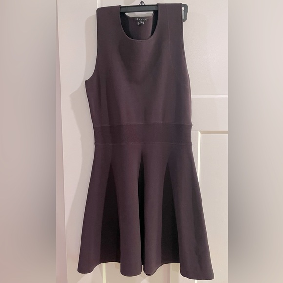 Theory Dress - Picture 1 of 3